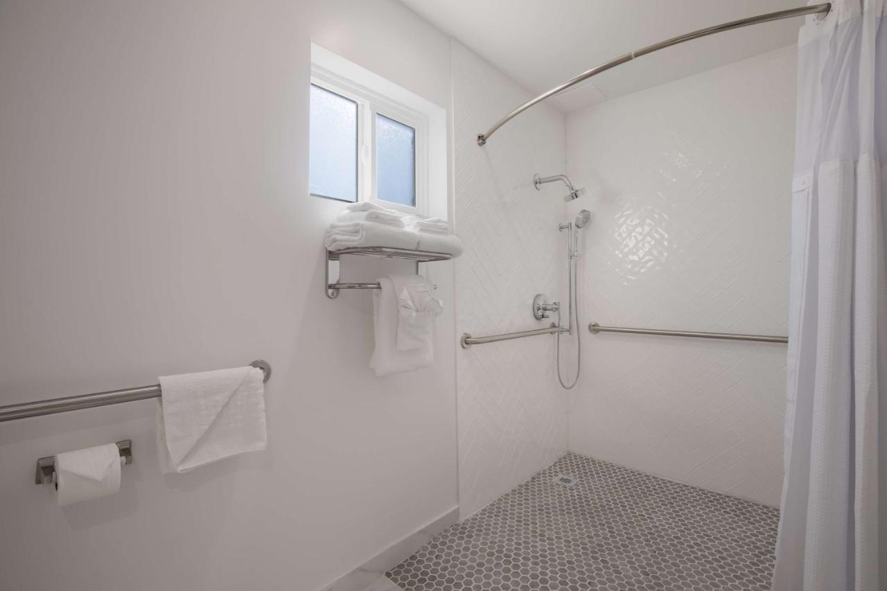 Surestay Plus Hotel By Best Western Upland - Ontario North Exterior photo